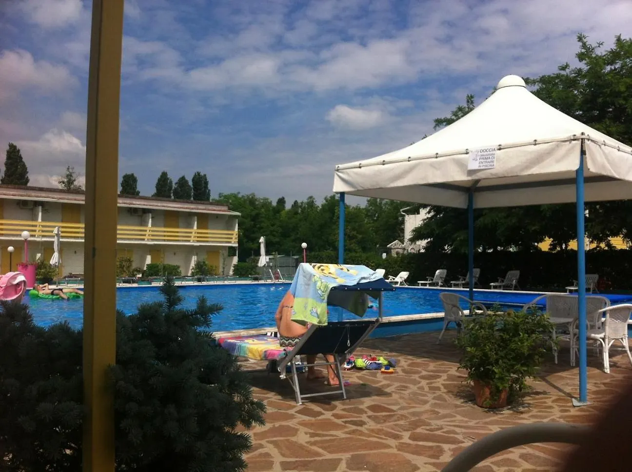 Aparthotel Blu Marlin bungalow Appartamenti con piscina Lido Adriano
