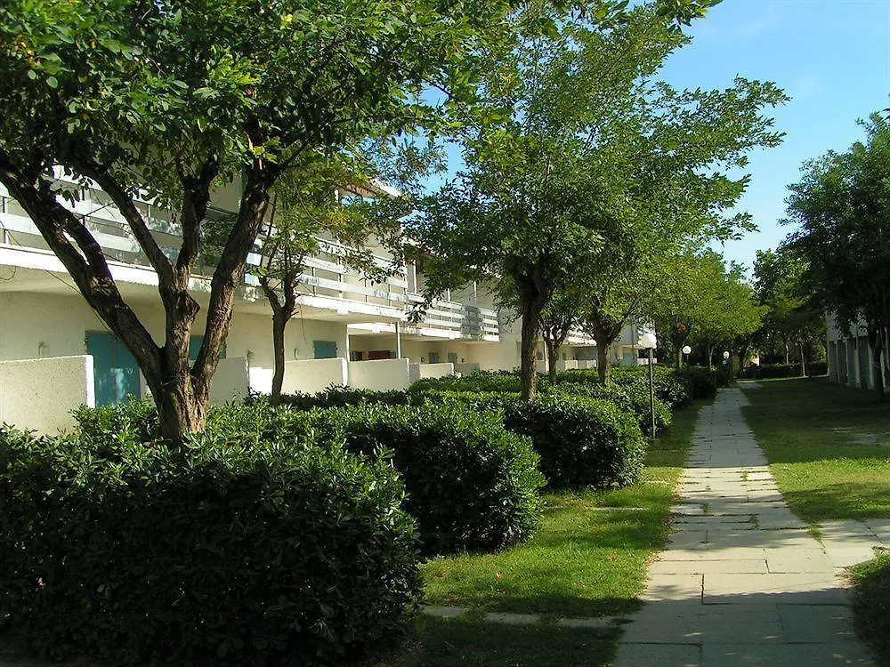Blu Marlin bungalow Appartamenti con piscina Lido Adriano Aparthotel
