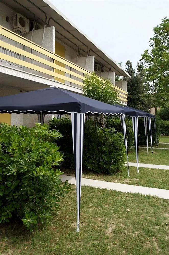 ** Aparthotel Blu Marlin bungalow Appartamenti con piscina Lido Adriano Italia