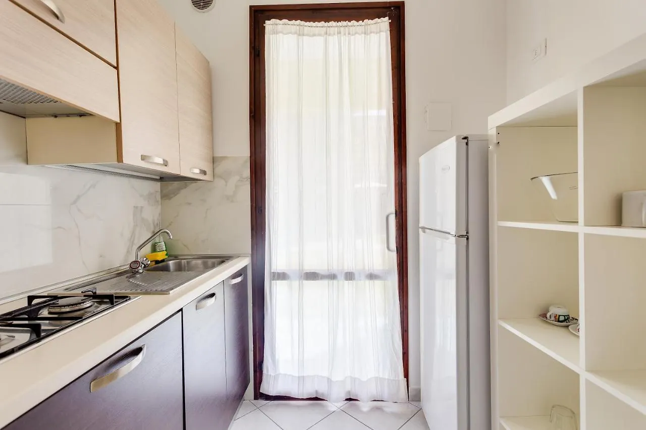 לידו אדריאנו Residence Blu Marlin Natural Beach מלון דירות לידו אדריאנו
