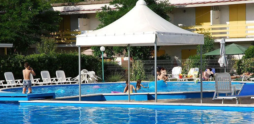 לידו אדריאנו Residence Blu Marlin Natural Beach לידו אדריאנו