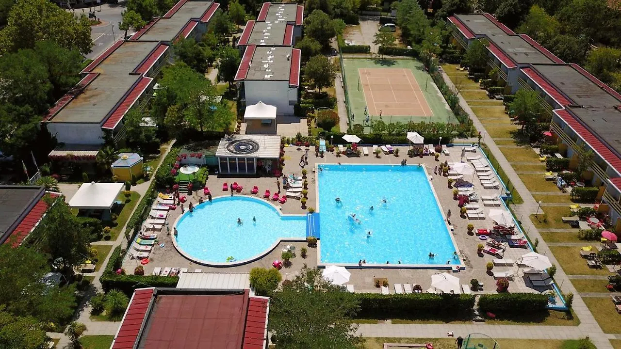 לידו אדריאנו Residence Blu Marlin Natural Beach לידו אדריאנו